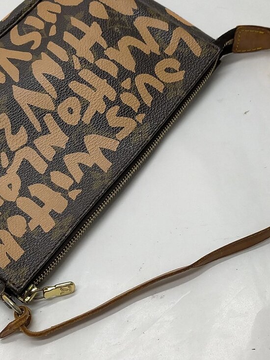 Authentic Louis Vuitton Graffiti Pochette Accessoires Monogram Bag - Picture 8 of 16